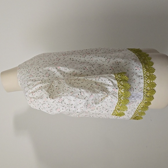 Refashioned Puffed Sleeve Ditsy Floral Top (M/L) - Picture 8 of 11